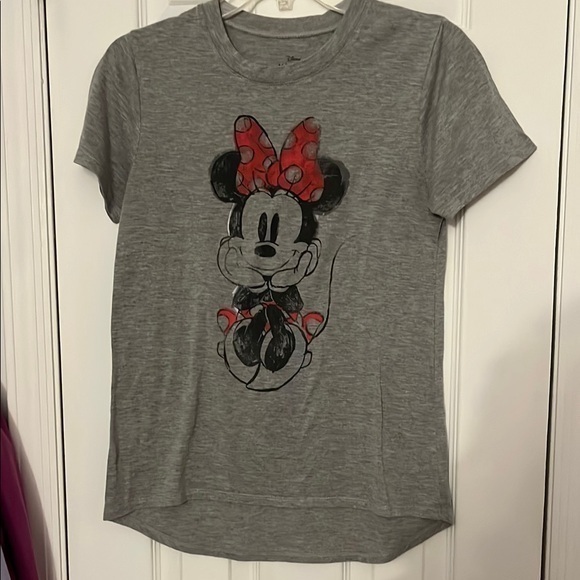 Disney Tops - Disney Minnie Mouse Tshirt